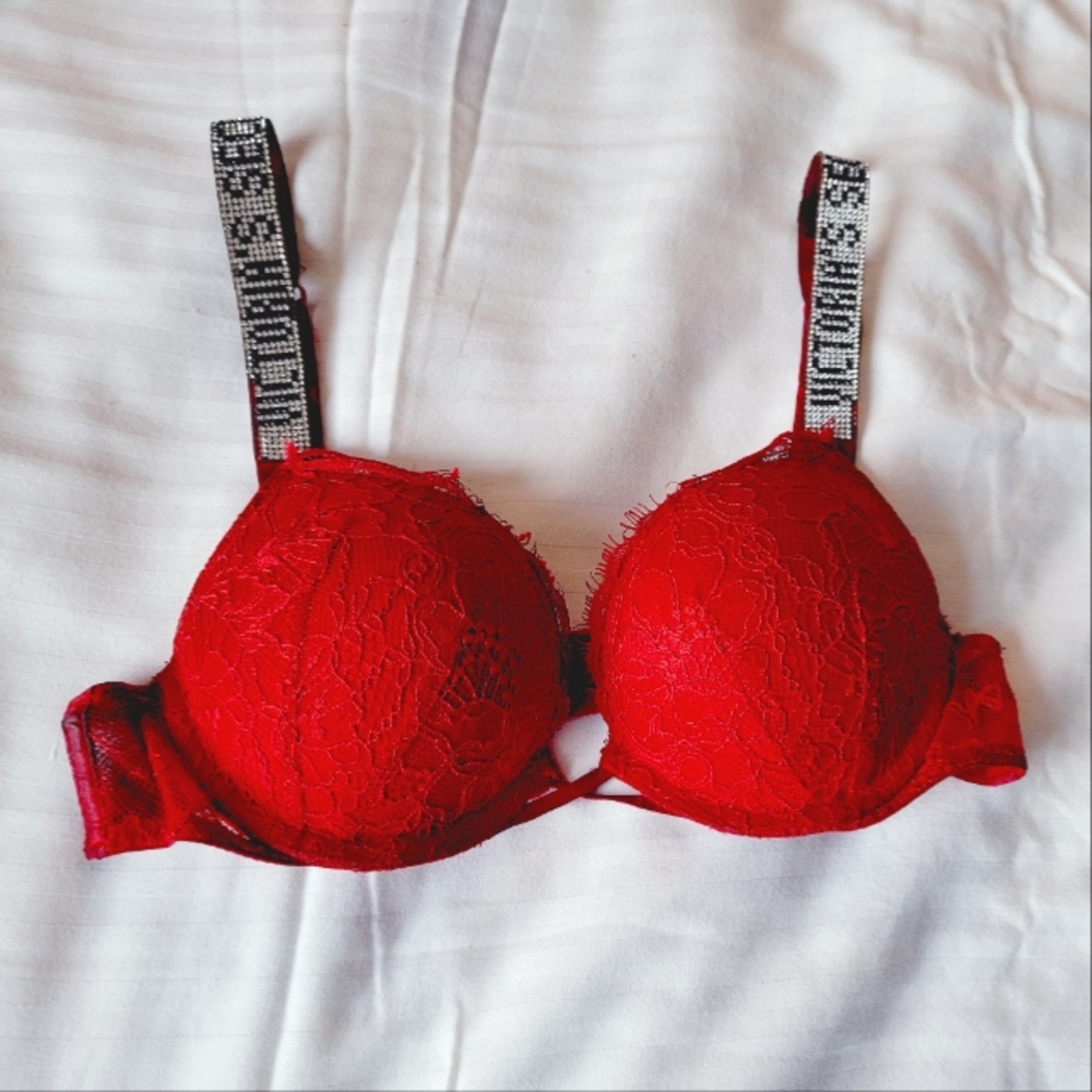 VICTORIA SECRET BOMBSHELL PUSH UP BRA - RED LACE W/RHINESTONE STRAP 32A
